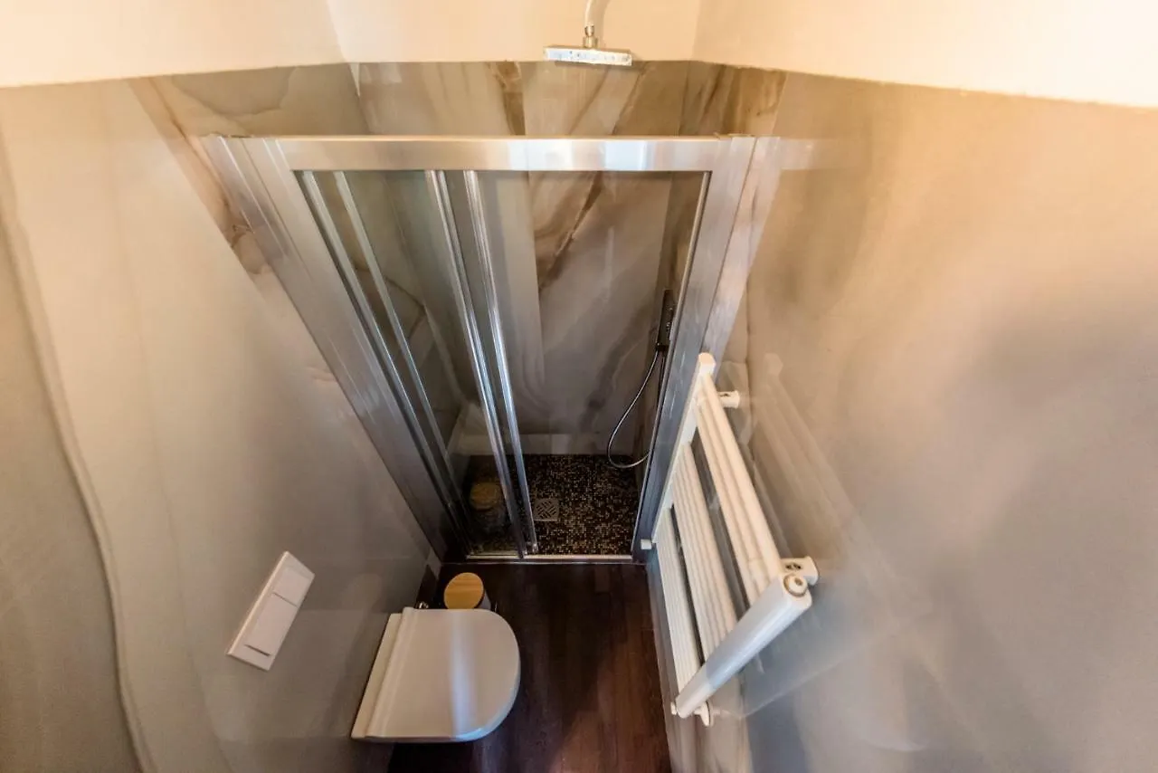 Apartment 3Br 2Bt - Naviglio Milan