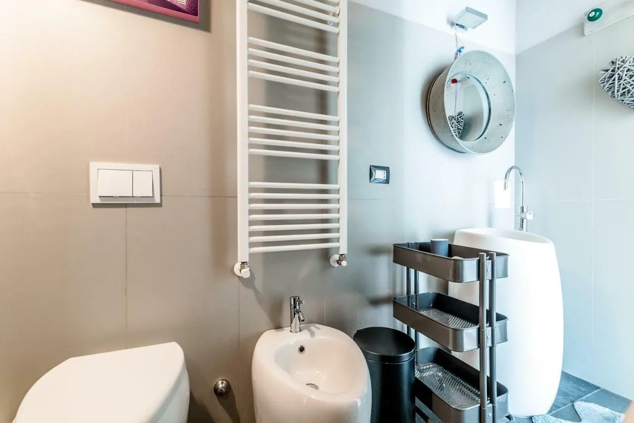 Apartment 3Br 2Bt - Naviglio Milan